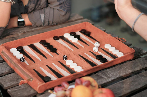 Backgammon Game Set – Portable Roll-Up Travel Edition